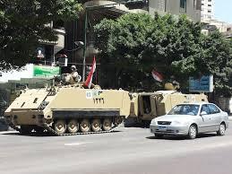 4 مدرعات للجيش أمام قسم الطالبية تحسبا للتظاهرات