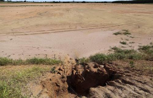 انهيار طيني بـ”واشنطن” يتسبب في مقتل 30 وفقدان 15 شخصا