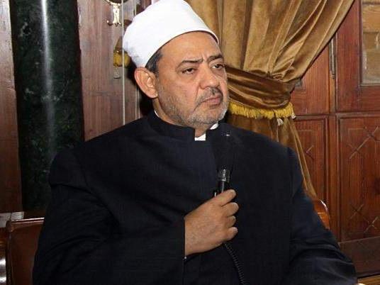 شيخ الأزهر يدعو المتضامنين معه للعمل بدلاً من التظاهر