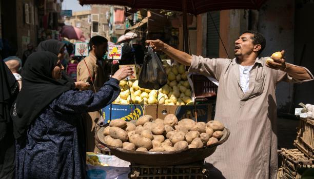 الغلاء يفجّر صرخات الجوع على “تويتر”