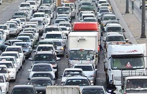 حوادث سير وتكدس مروري بشبرا والأتوستراد ومداخل القاهرة