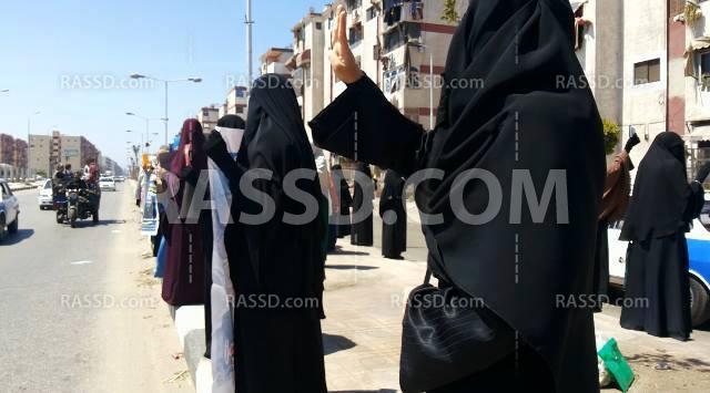 “نساء ضد الانقلاب” تنظم سلسلة مناهضة لحكم العسكر ببورسعيد