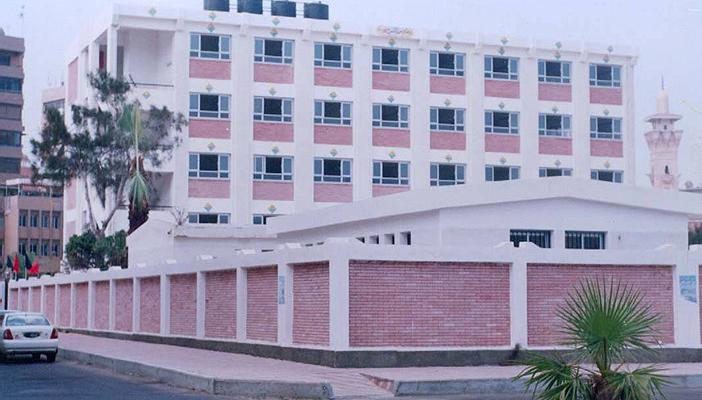 “التعليم” تطالب المدرسين بالإشراف على دورات المياه وإصلاح النوافذ