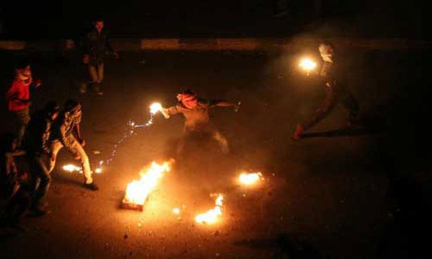 عاجل..إلقاء الملوتوف على بوابات دار القضاء العالي