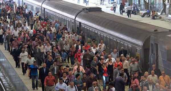 سائقوالقطارات يطالبون بإقالة رئيس”السكك الحديدية”