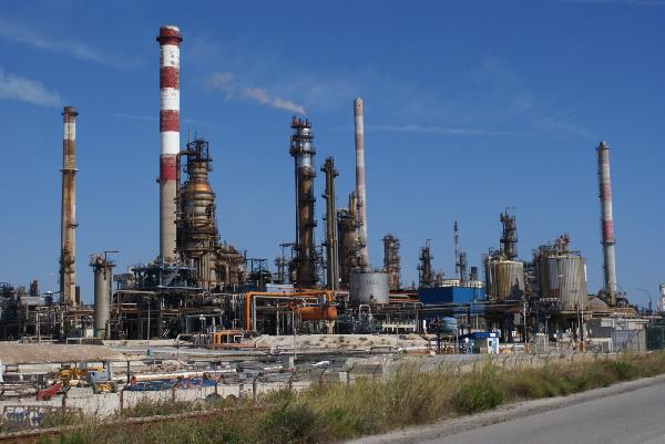 البترول:زيادة انتاج مصنع الالكيل باستثمارات550مليون دولار