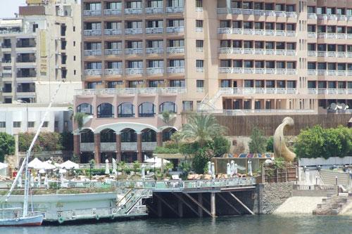 بالمستندات ..تعديات “عيني عينك” على النيل في الأقصر