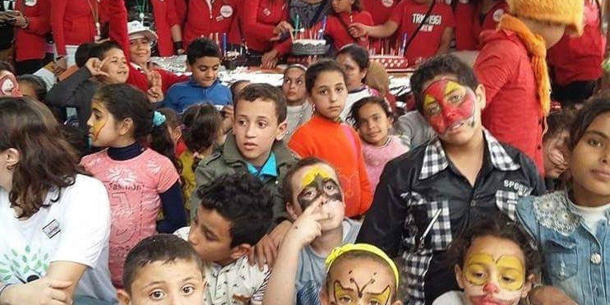 محافظة القاهرة تحتفل بيوم اليتيم بأغنية “بابا فين”..ومغردون: بيعيّروهم