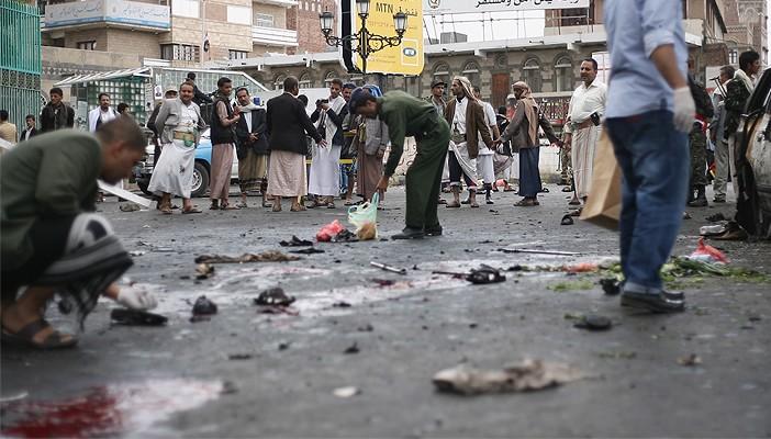 طائرات عاصفة الحزم تقصف قاعدة جوية شمالي عدن