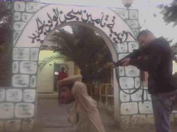 أمناء شرطة سجن الوادي الجديد يضربون عن العمل لسوء المعاملة