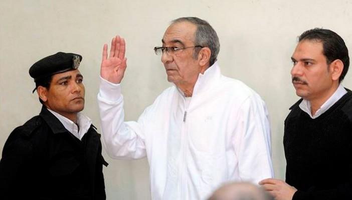 زكريا عزمي يرفع دعوى قضائية لتعويضه عن إجازاته برئاسة الجمهورية