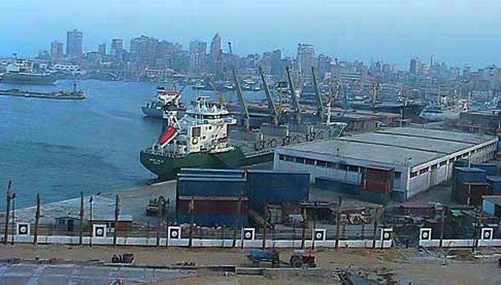 استمرار إغلاق بوغازي الإسكندرية والدخيلة لسوء الأحوال الجوية