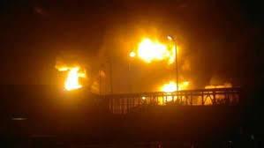 إشعال النار بنقطة شرطة والهجوم على معسكر للأمن بقويسنا