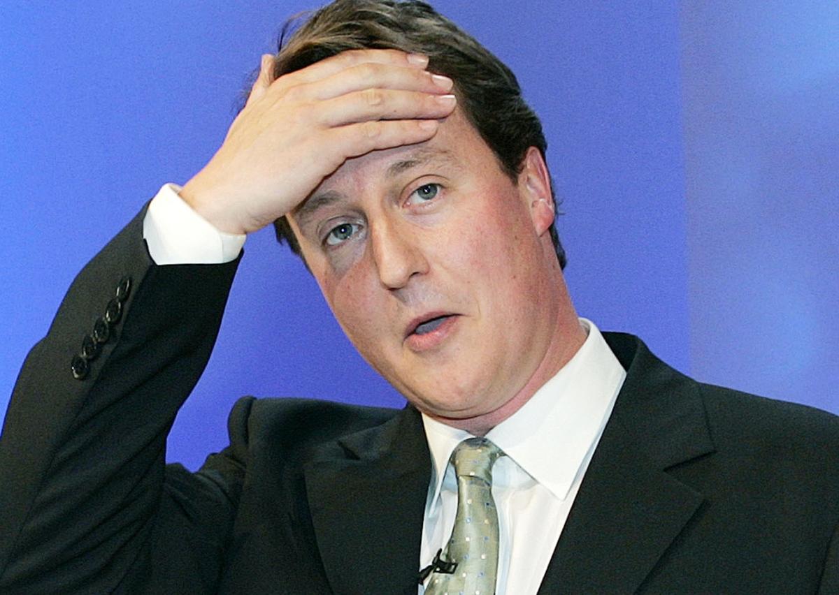 رئيس وزراء بريطانيا ينشر سجلاته الضريبية ويشكل فريق تحقيق بوثائق بنما