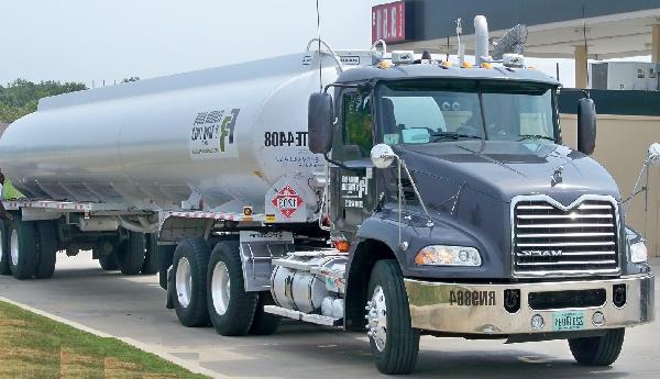 ضبط 25 ألف لتر سولار قبل تهريبها ببورسعيد