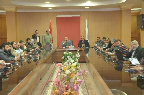 الحسيني يبحث مع القوى السياسية سياسات المرحلة المقبلة