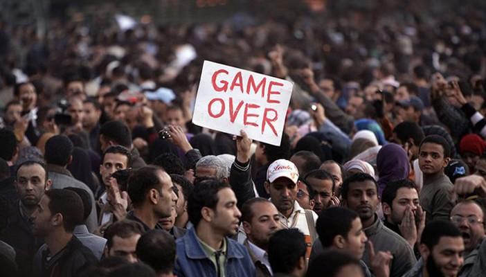 نادر فرجاني يتوقع ثورة شعبية تطيح بتحالف العسكر والأرستقراطية