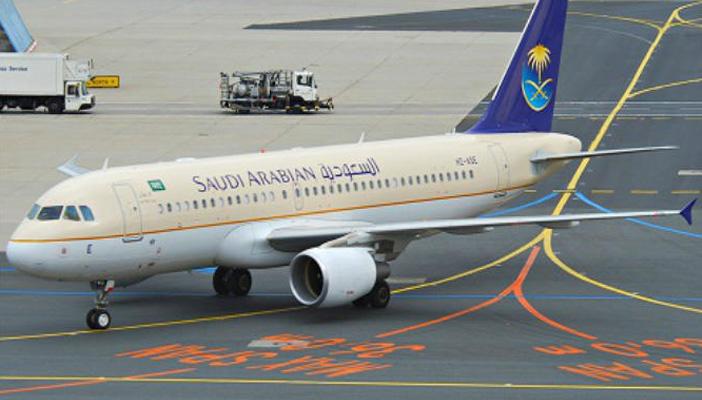 طائرة سعودية تهبط اضطراريًا بمطار القاهرة