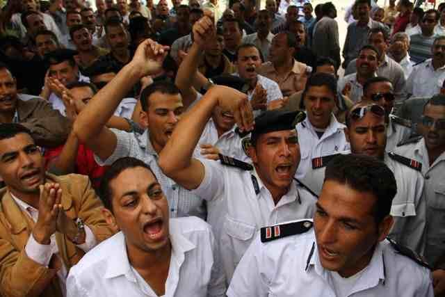 أمناء شرطة قسم غرب النوبارية يضربون لعدم صرف الحوافز