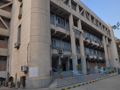 تعليق الدراسة بـ”علوم عين شمس ” بسبب اشتباكات داخل الجامعة