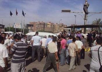 وقفة لسائقي التاكسي الأبيض أمام مجلس الوزراء الانقلابي