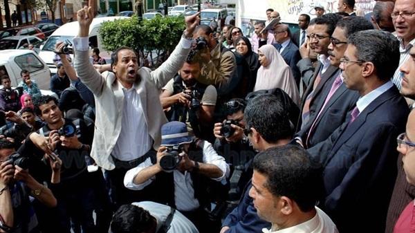 وقفة بالقلم والكاميرا احتجاجا على استهداف الصحفيين..الخميس