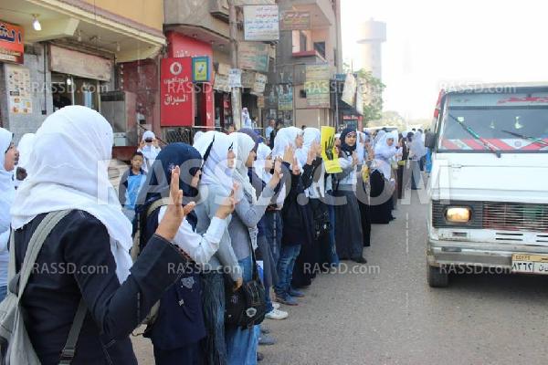 سلسلة بشرية لحركة 7 الصبح بمزغونة تنديدًا بالانقلاب العسكري