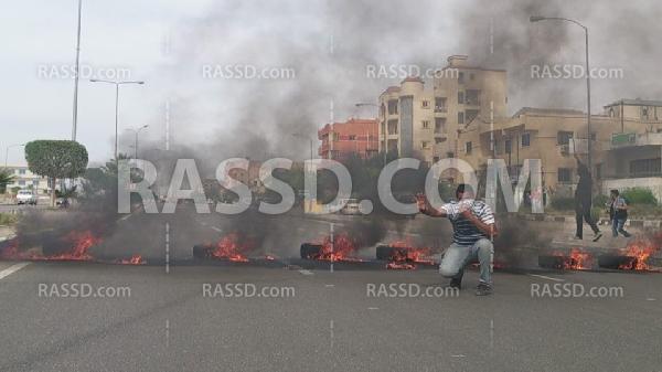 طلاب الجامعات الخاصة بأكتوبر يقطعون الطريق تنديدا بحكم العسكر