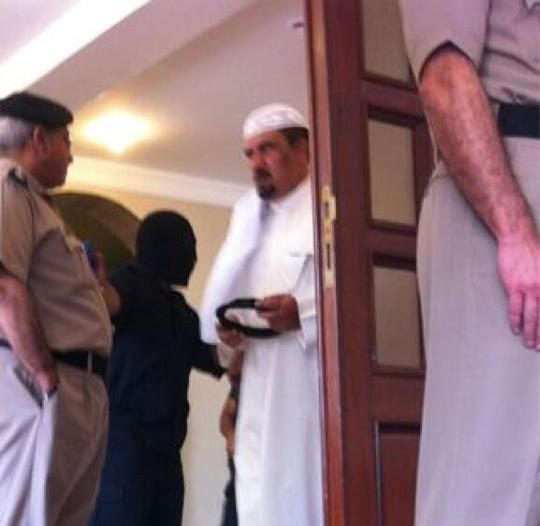 القوات الخاصة الكويتية تقتحم منزل المعارض مسلم البراك