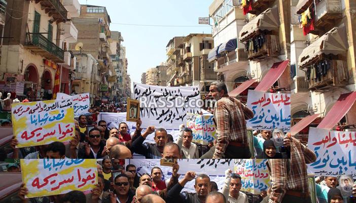 مسيرة ببورسعيد تطالب بحقوق الأهالي ومحاكمة عادلة لمتهمي مذبحة الاستاد