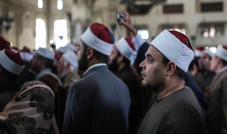 رغم تحصين الدستور..هل يتمكن البرلمان من تغيير مناهج الأزهر؟