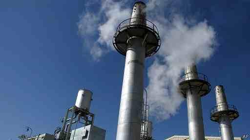 خفض مخزون اليورانيوم الإيراني للنصف