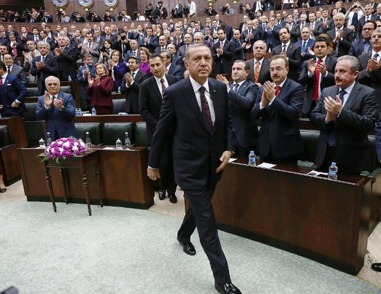 البرلمان التركي يوافق على طلب أردوغان بتوسيع صلاحيات المخابرات