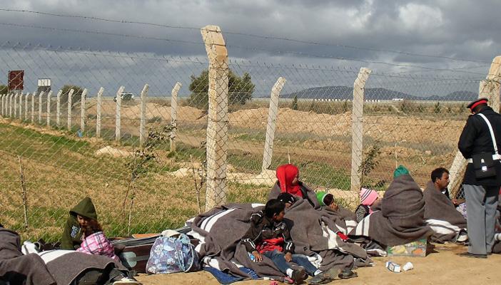 “المومني”: 50 ألف لاجئ سوري عالقون على الحدود مع الأردن