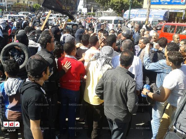 وصول البلاك بلوك بالمولوتوف والشوم لمقر الاخوان بالاسكندرية