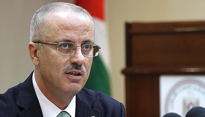 وفد من حكومة التوافق يصل قطاع غزة للتباحث حول أجور موظفي القطاع