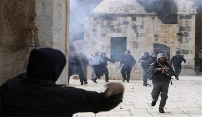 “الاحتلال” يقتحم “الأقصى” وسط إطلاق للقنابل الصوتية