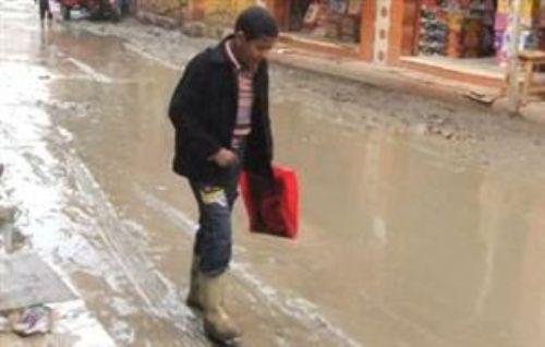 أمطار غزيرة في البحيرة وتحول شوارع القرى إلي أوحال