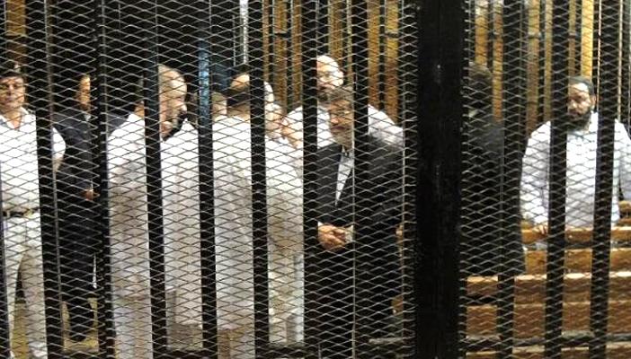 إصابة أحد معتقلي قضية التخابر مع قطر بوعكة صحية داخل القفص