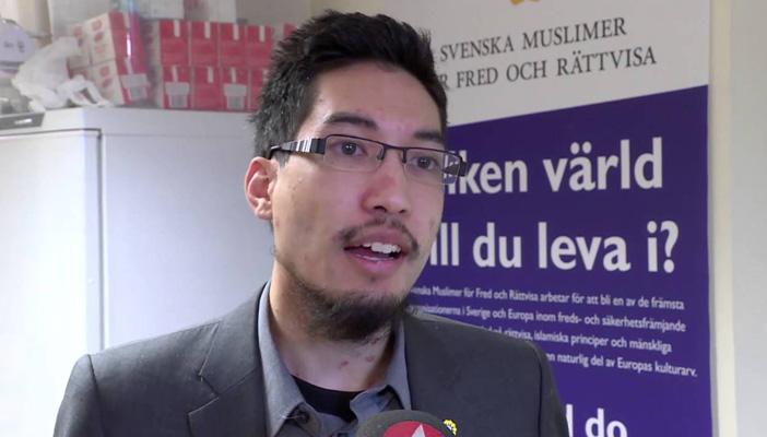 عضو “البيئة” السويدي يتعرض لانتقادات بعد رفضه مصافحة مراسلة التليفزيون