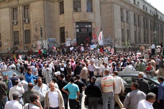 وقفة للتجمع أمام دار القضاء العالي لمواجهة الإخوان