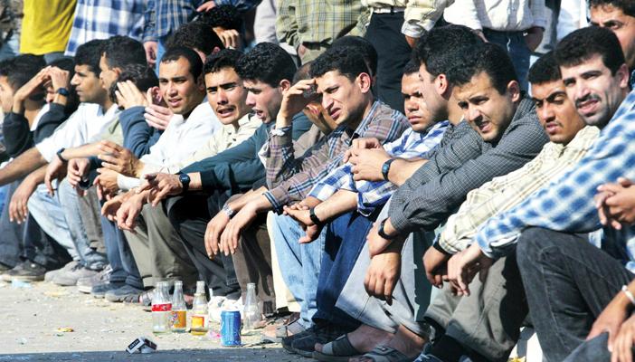 الحكومة تشترط 16 سنة خبرة لتعيين الشباب.. فيس بوك: الخبرة قبل الولادة