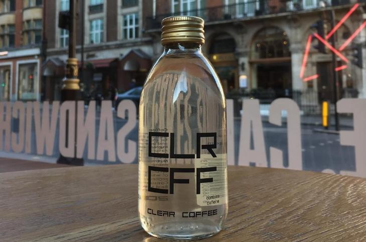 “القهوة الشفافة”.. اختراع جديد لحماية الأسنان من التلون