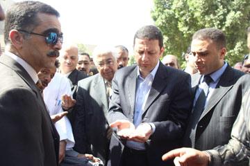 باسم عودة يتفقد مخابز ومستودعات الوادي الجديد