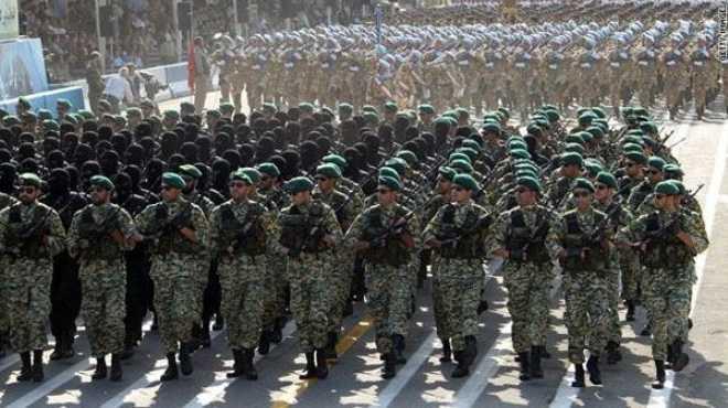 “عسكرى إيراني” : تجهيز وحدات القوة البرية بأحدث مدفعية