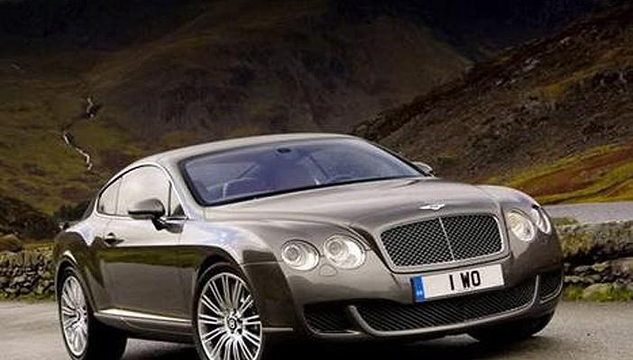 الوليد بن طلال يهدي طياري عاصفة الحزم 100 سيارة “بنتلي”