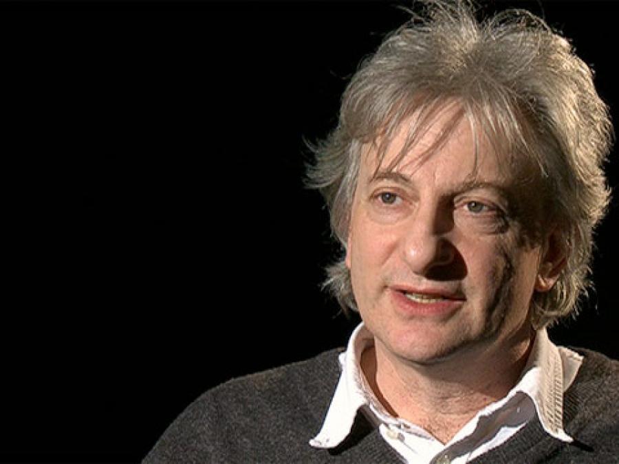 ديفيد هيرست: هذا موسم الحرب المفتوحة على الإخوان المسلمين