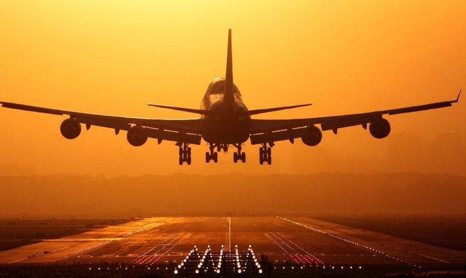 5 تصرفات على متن الطائرة تعكر صفو رحلتك.. ابتعد عنها