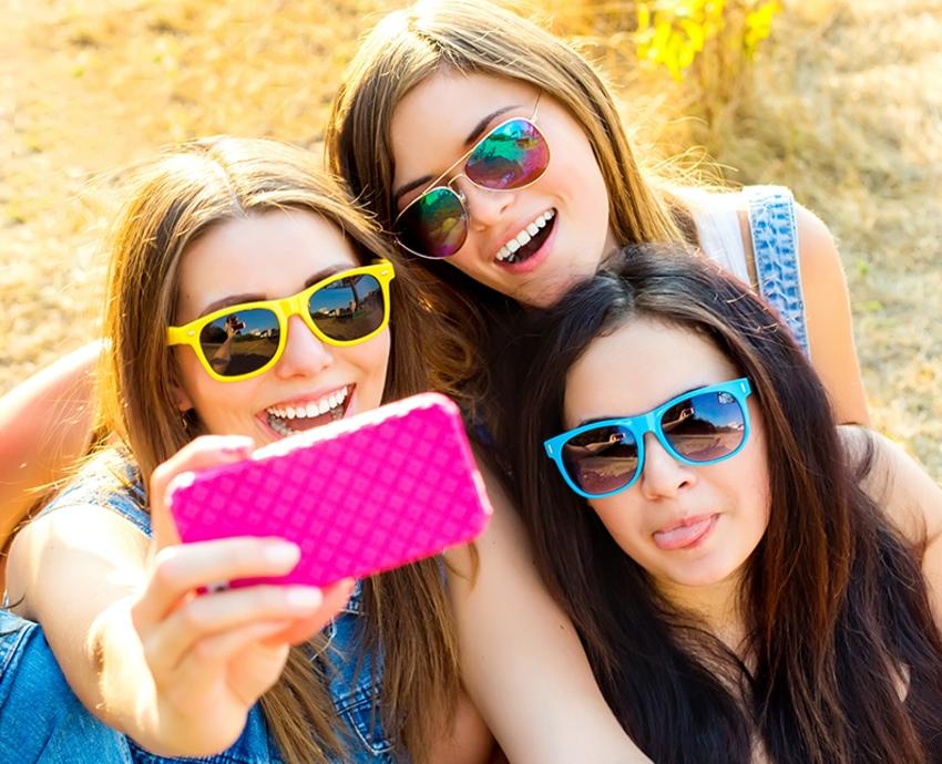 لماذا يجب عليك التقاط صور “السيلفي” من الجهة اليسرى؟