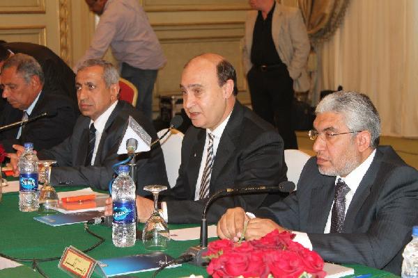 الفريق مميش ووزير النقل يدعوان للاستثمار بمحور قناة السويس